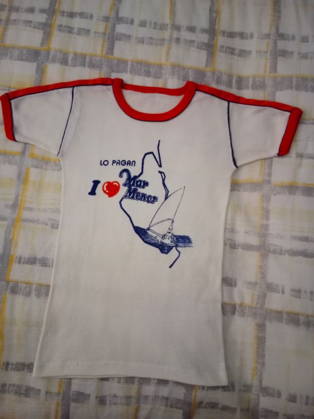 Camisetas  de niños están en perfecto estado