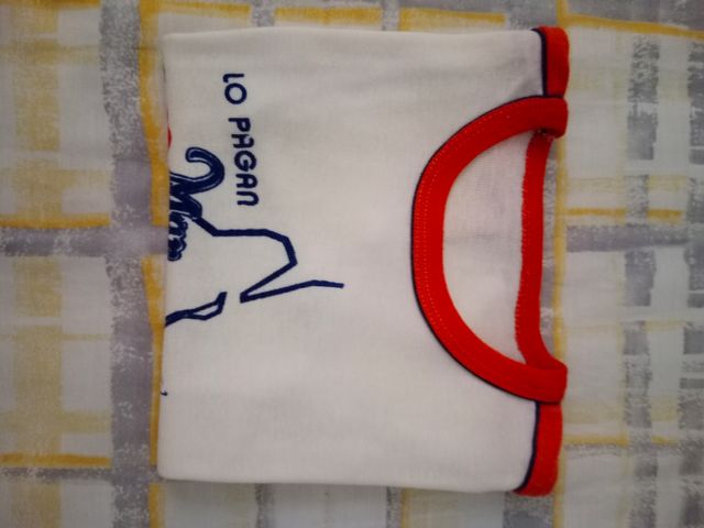 Camisetas  de niños están en perfecto estado