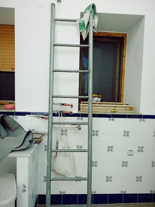 Escalera de hierro galvanizado