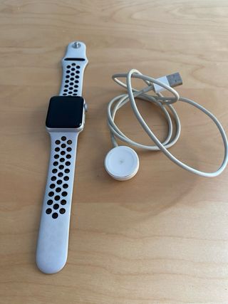 Apple watch serie 3 nike