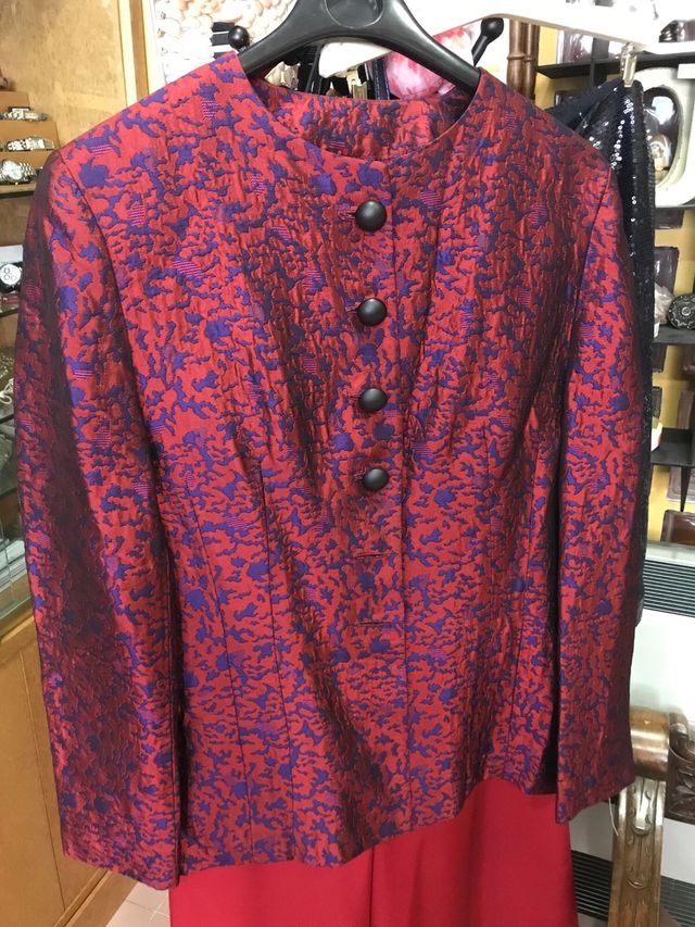 TRAJE DE CHAQUETA Y FALDA LARGA A ESTRENAR