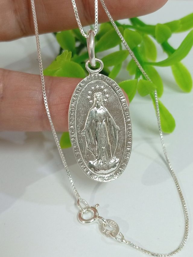 Medalla Virgen Milagrosa con cadena de plata