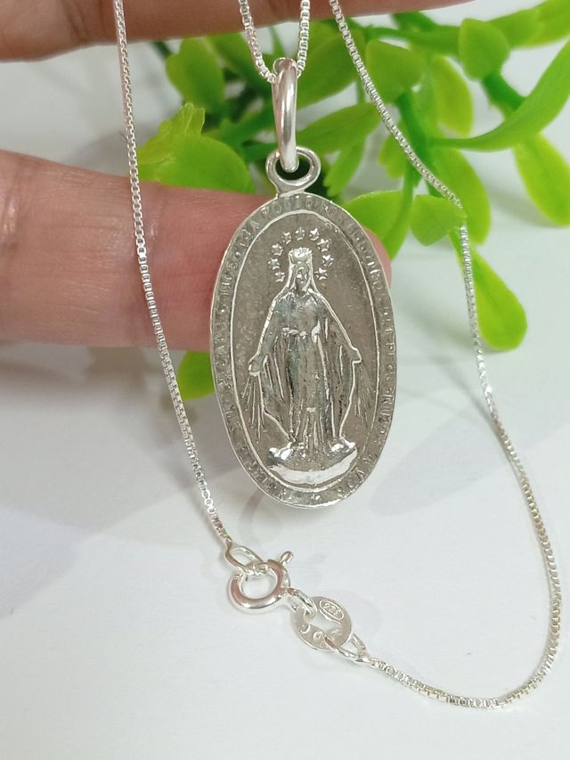 Medalla Virgen Milagrosa con cadena de plata