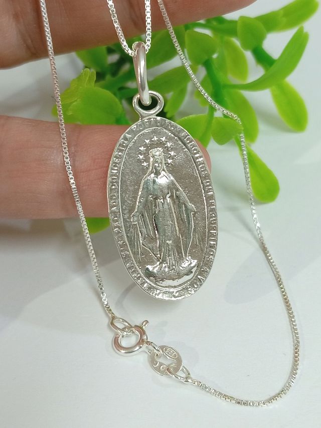 Medalla Virgen Milagrosa con cadena de plata