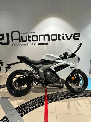 TRIUMPH DAYTONA 660 2025