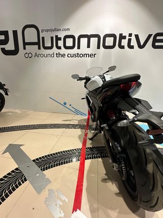 TRIUMPH DAYTONA 660 2025