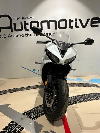 TRIUMPH DAYTONA 660 2025