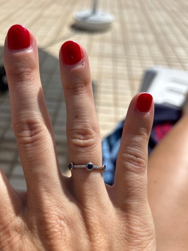 Sortija de 3 zafiros y 18 brillantes