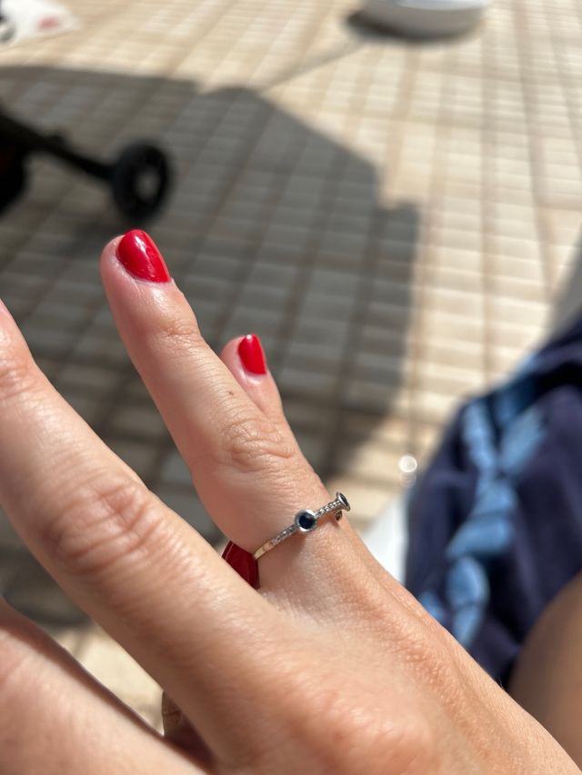 Sortija de 3 zafiros y 18 brillantes