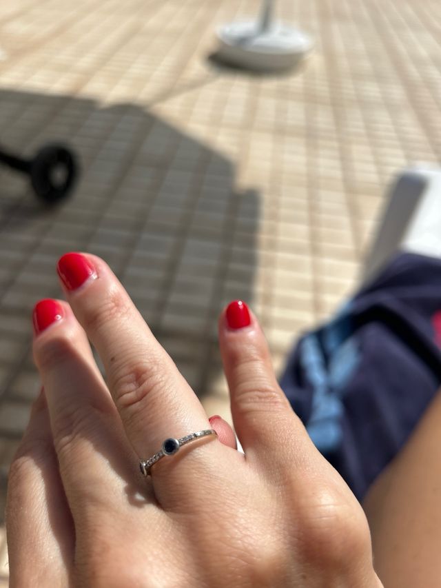 Sortija de 3 zafiros y 18 brillantes