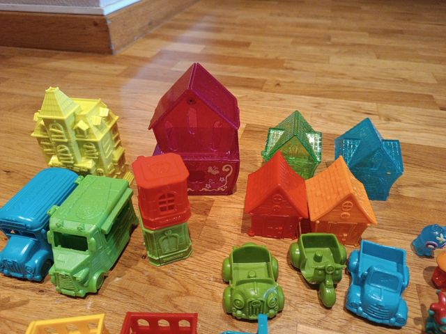 Lote zomlings 50 + casas, vehículos...