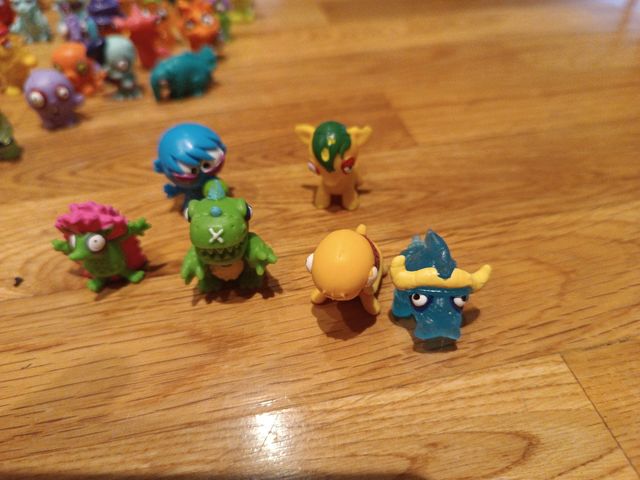 Lote zomlings 50 + casas, vehículos...