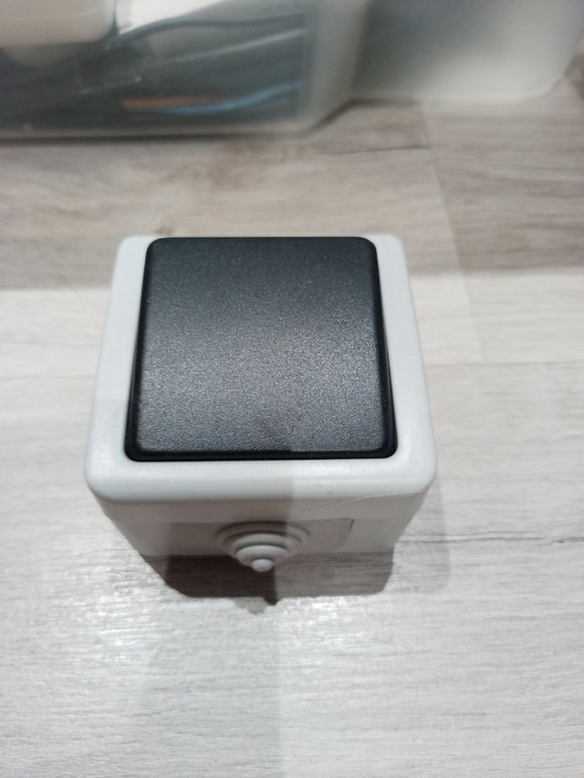 Interruptor estanco de superficie