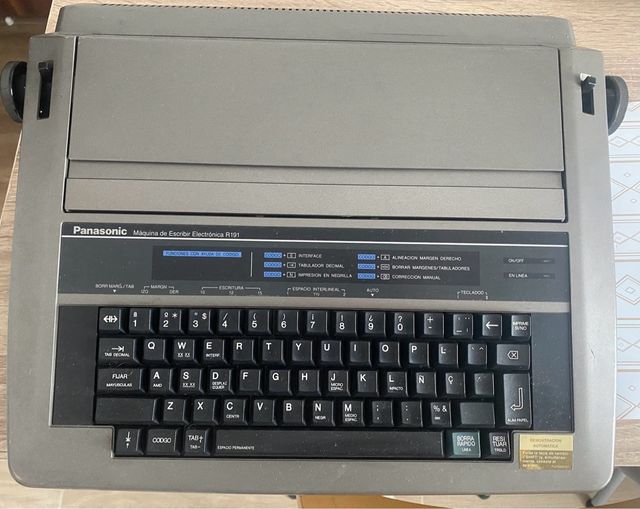 Máquina de escribir electrónica Panasonic