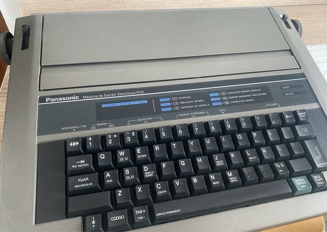 Máquina de escribir electrónica Panasonic
