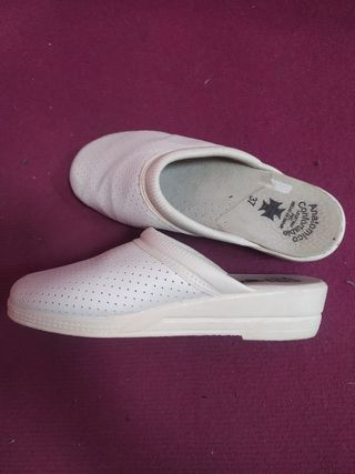 Zuecos blancos