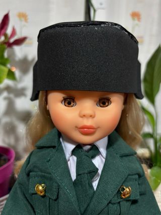 Nancy reedición vestida de Guardia Civil