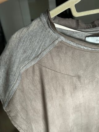 Vestido Zara antelina ligera, ajuste detras