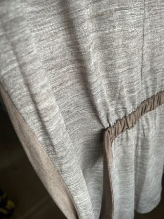 Vestido Zara antelina ligera, ajuste detras