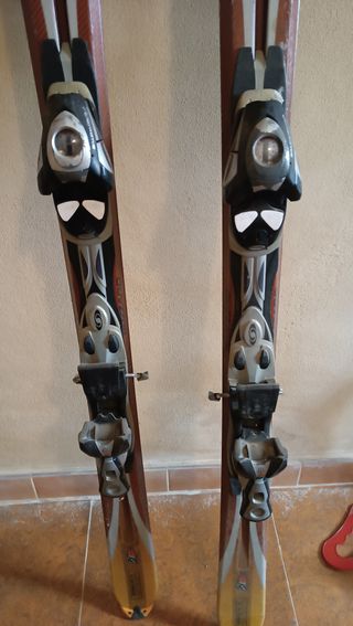ESQUIS SKIS CARVING