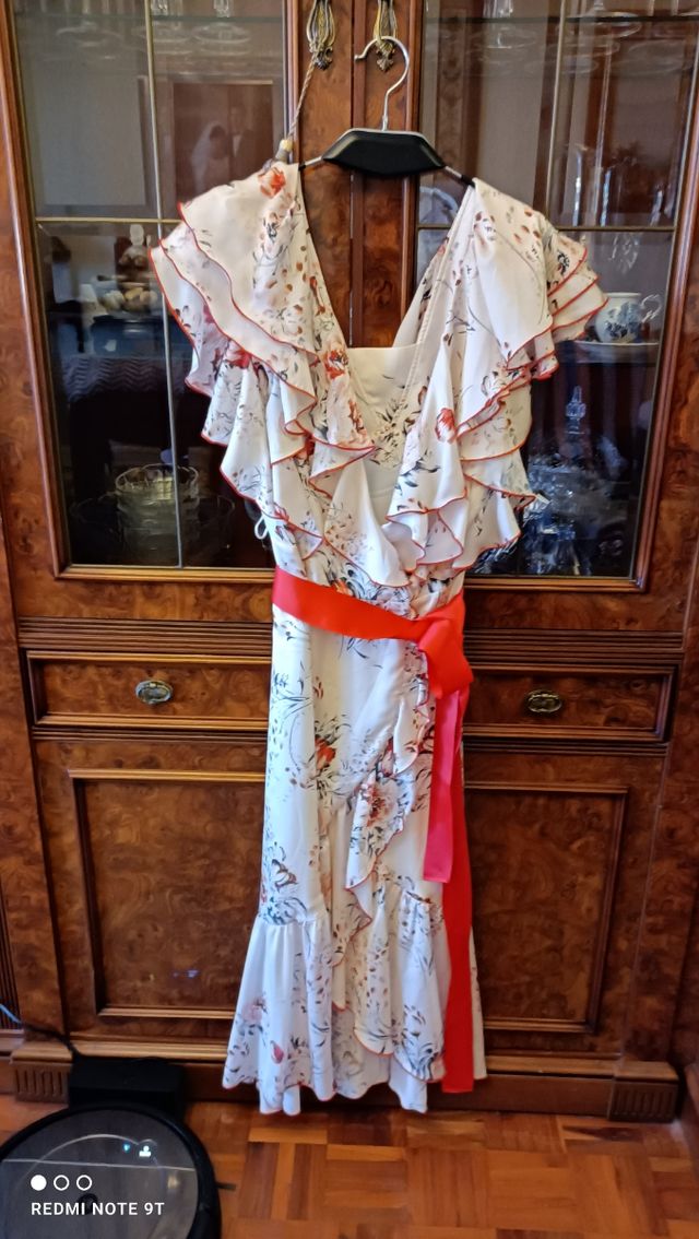 Vestido flores con volantes