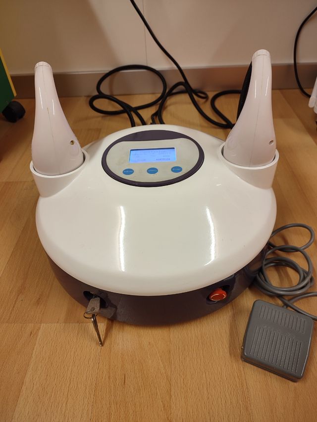 Maquina de cavitación con 3 manipulos