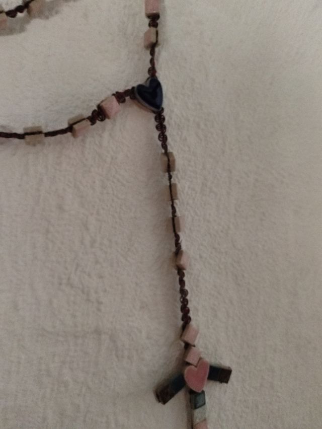 Rosario hecho a mano.