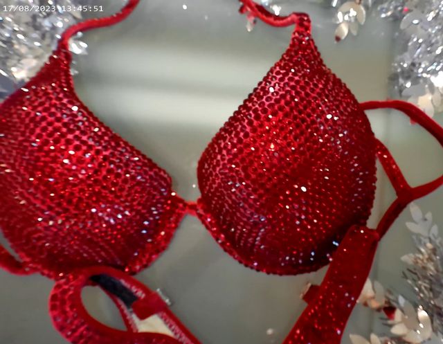 Bikini competicion fitness swarovski