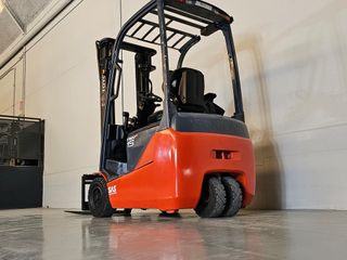 CARRETILLA ELEVADORA ELÉCTRICA