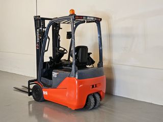 CARRETILLA ELEVADORA ELÉCTRICA