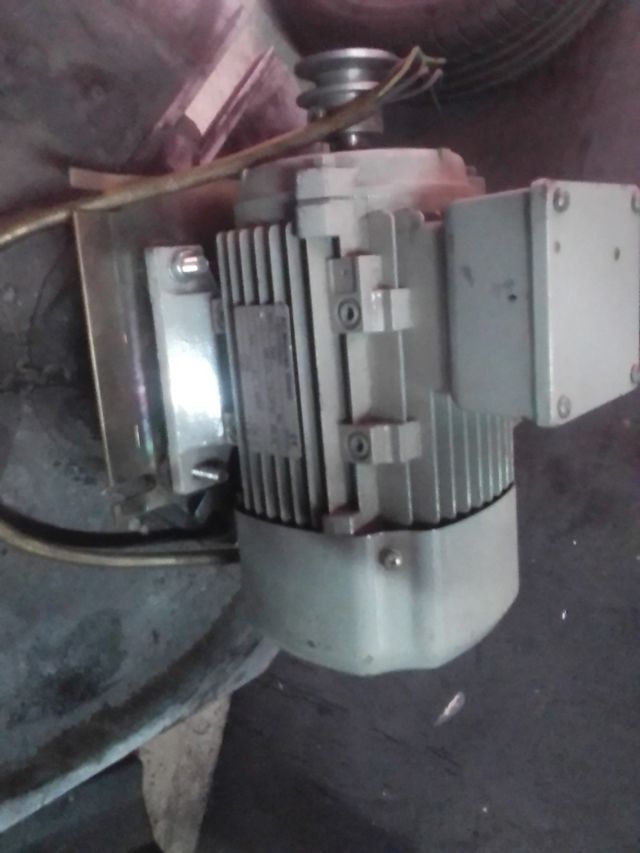 Motor eléctrico desmontadora neumaticos