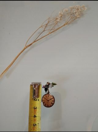 Pendientes de bisutería relojes