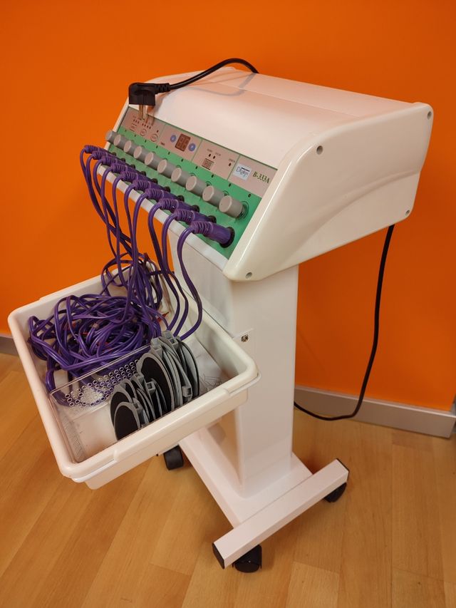 Maquina electro estimulación con carrito