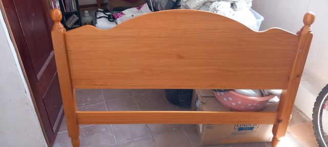 Cabezal en pino macizo