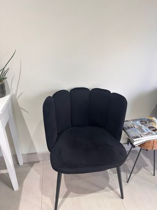 Mobiliario de centro de uñas y estetica
