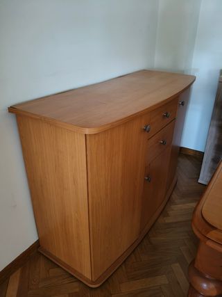 Mueble aparador con 5 puertas