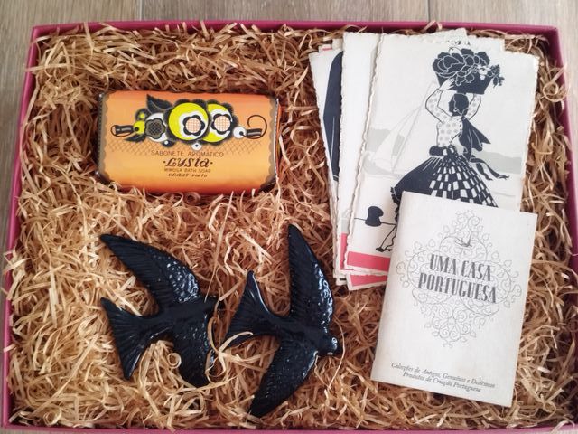 Caixa Uma vida Portuguesa - Andorinha voa voa