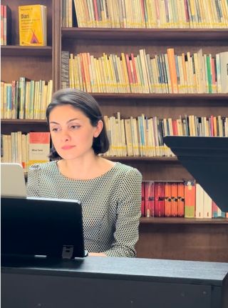 Clases de piano en inglés, ruso, turco
