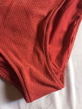 Bikini naranja de Etam 90D 38. Copa dura. Cuello