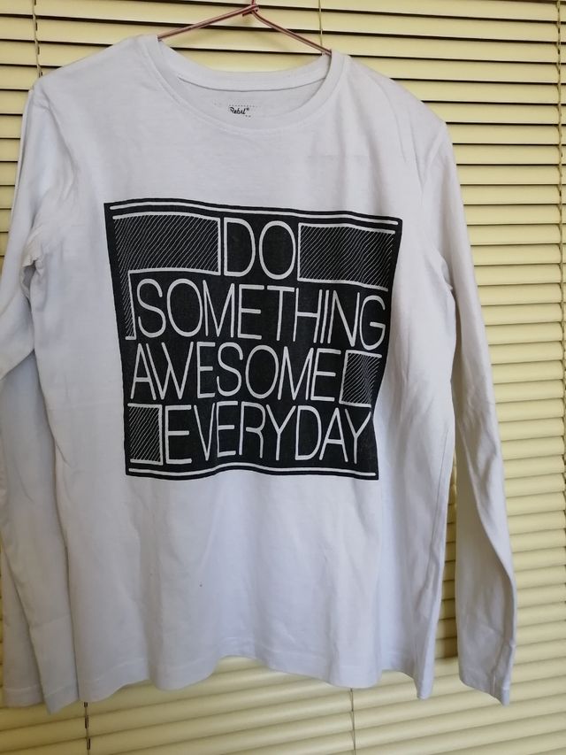 Camiseta blanca niño, manga larga.