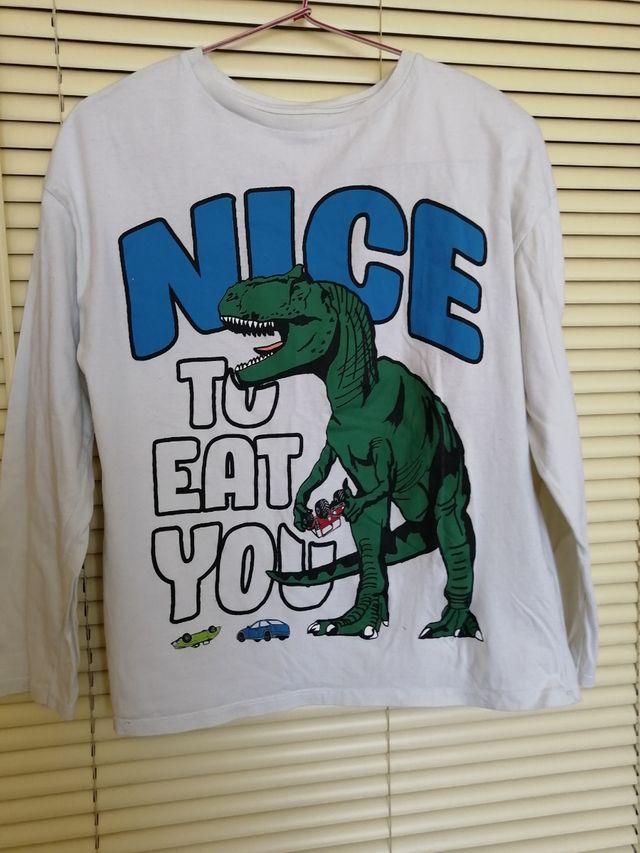 Camiseta blanca de cocodrilo. Manga larga. 