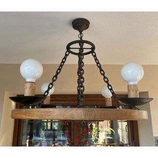 Lámpara rústica de madera y forja