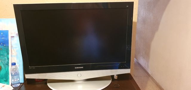 3 Televisiones para piezas