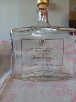 Bottiglia vuota grappa