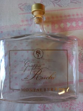 Bottiglia vuota grappa