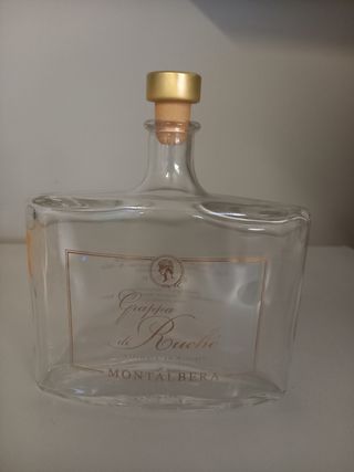 Bottiglia vuota grappa