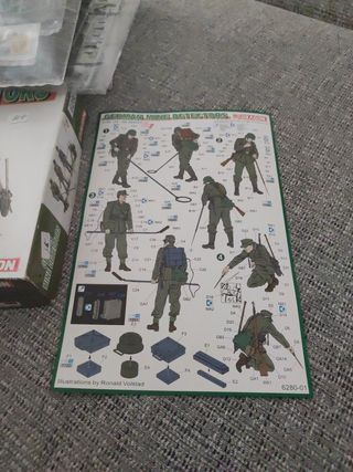 Maqueta figuras 2 en 1 DRAGON