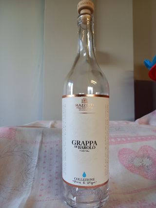 Bottiglia vuota grappa