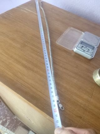 Cadena de plata de ley