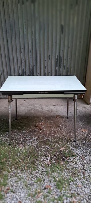 LIQUIDACION! mesa y dos sillas